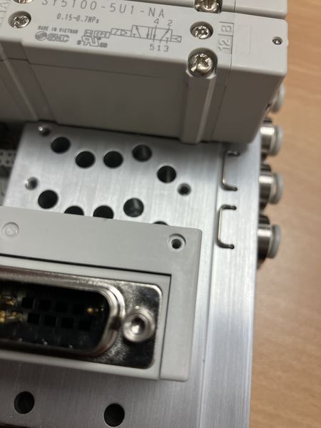 Fichier:How To Change the D-Sub Support Stands on a SMC Valve Bank Media 3-612C6DC2-4499-43F3-9663-7F7F01E3EF09.jpg