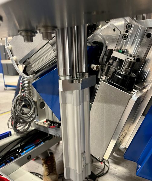 Fichier:Infeed Clamp Modification for Tall and Short Profiles Z100 Z108 Screenshot 2024-11-14 132327.jpg