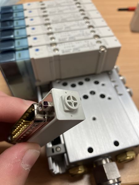 Fichier:How To Change the D-Sub Support Stands on a SMC Valve Bank Media 8-AA54B7B8-16B4-423B-A6C6-DCEC0AE34BDE.jpg