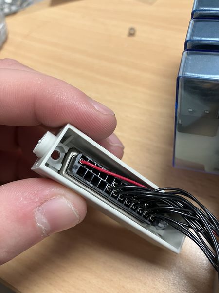 Fichier:How To Change the D-Sub Support Stands on a SMC Valve Bank Media 10-46688F27-CB47-4545-8D48-C576A900D068.jpg